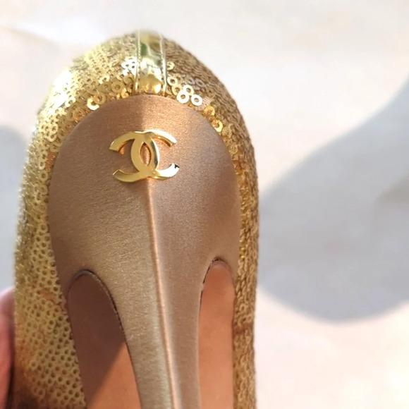 CHANEL Quilted Sequin Satin round toe gold celebrity heels size 6.5 - Picture 12 of 16
